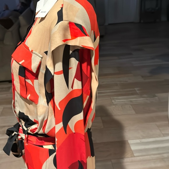 BNWT Reiss Minidress size 6. Colors are tan,black, red. Lining, belt, w/pockets - Picture 2 of 10